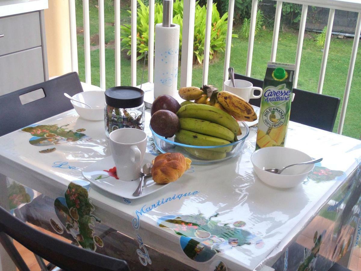 Caraibes Holidays Сент-Анн Екстер'єр фото