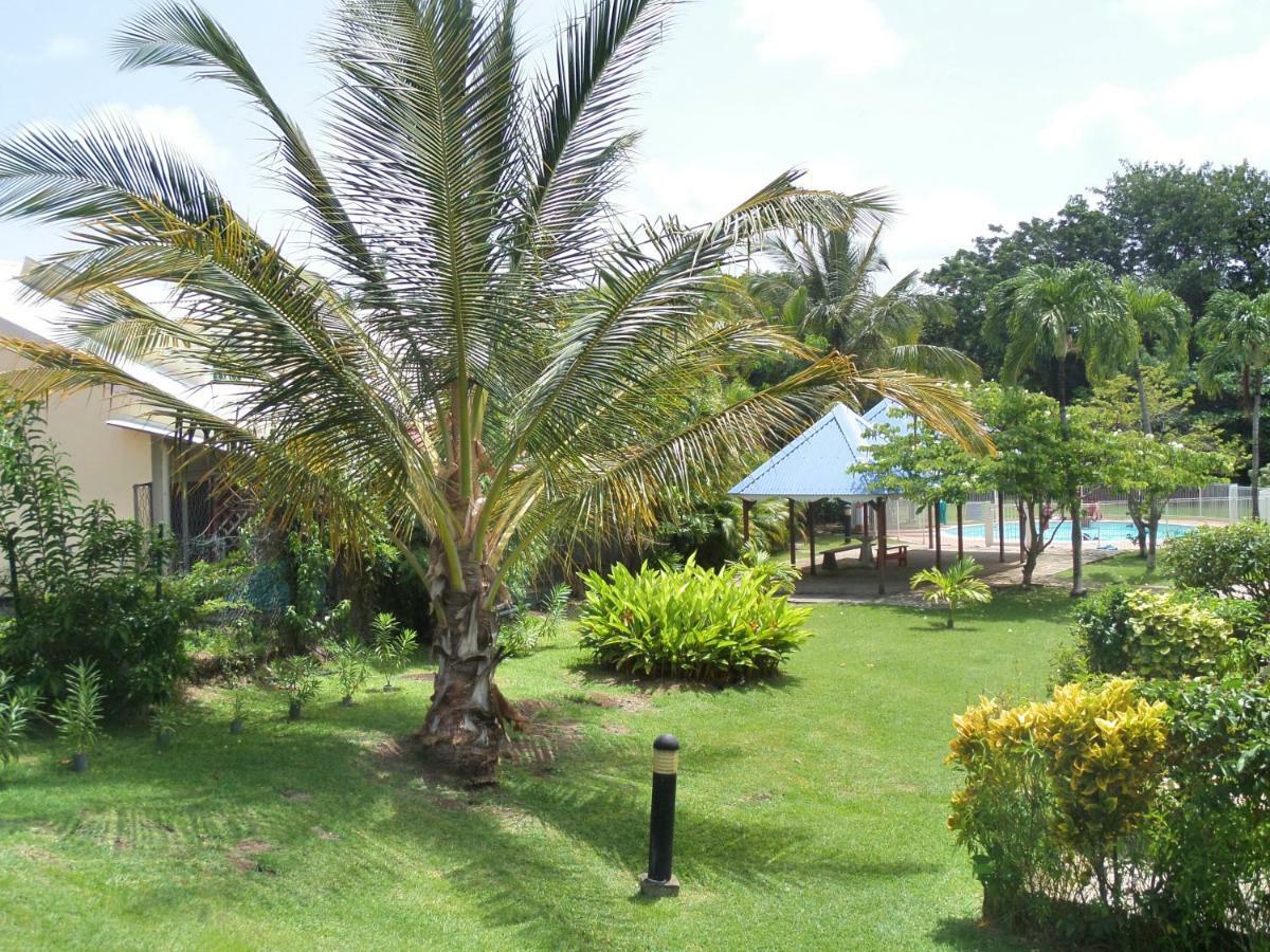 Caraibes Holidays Сент-Анн Екстер'єр фото